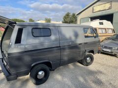 Louer une VOLKSWAGEN Combi T3 de de 1990 (Photo 1)