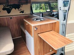 Louer une VOLKSWAGEN Combi de de 1972 (Photo 3)
