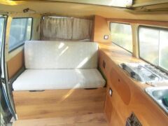 Louer une VOLKSWAGEN Combi de de 1982 (Photo 4)
