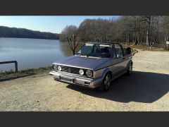 Louer une VOLKSWAGEN Golf 1 Cabriolet Fashion Line de de 1993 (Photo 1)