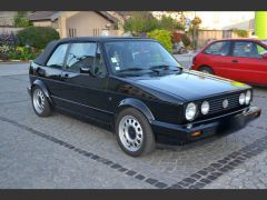 Louer une VOLKSWAGEN Golf 1 Cabriolet de de 1989 (Photo 3)