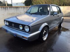 Louer une VOLKSWAGEN Golf 1 Cabriolet de 1991 (Photo 2)