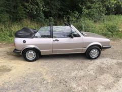 Louer une VOLKSWAGEN Golf 1 de de 1983 (Photo 2)