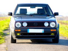 Louer une VOLKSWAGEN Golf 2 GTI de de 1990 (Photo 2)