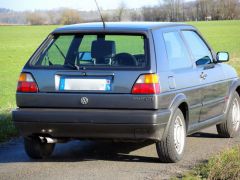 Louer une VOLKSWAGEN Golf 2 GTI de de 1990 (Photo 4)