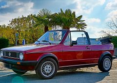 Louer une VOLKSWAGEN Golf Cabriolet de de 1984 (Photo 1)