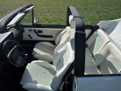 Louer une VOLKSWAGEN Golf Cabriolet de de 1985 (Photo 5)