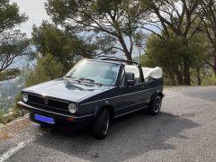 Louer une VOLKSWAGEN Golf GTI de 1982 (Photo 2)