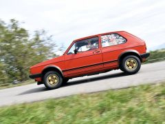 Louer une VOLKSWAGEN Golf GTI de de 1982 (Photo 3)