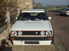 Louer une VOLKSWAGEN Golf GTI de de 1983 (Photo 1)