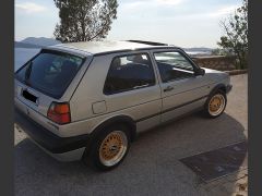 Louer une VOLKSWAGEN Golf GTI de de 1991 (Photo 3)