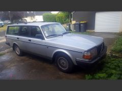 VOLVO 240 break (Photo 1)