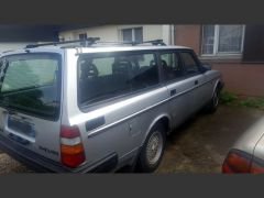 Louer une VOLVO 240 break de de 1992 (Photo 2)