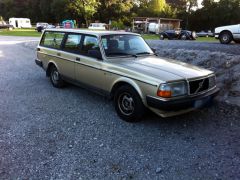 Louer une VOLVO 240 de de 1986 (Photo 1)