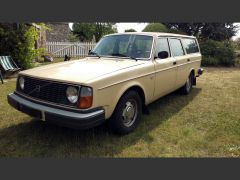 Louer une VOLVO 245 DL de de 1978 (Photo 1)