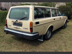 Louer une VOLVO 245 DL de de 1978 (Photo 3)