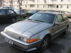 Louer une VOLVO 480 Turbo de de 1990 (Photo 4)