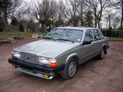 Louer une VOLVO 760 GLE V6 de 1984 (Photo 0)