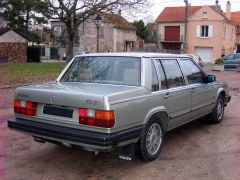 Louer une VOLVO 760 GLE V6 de de 1984 (Photo 2)