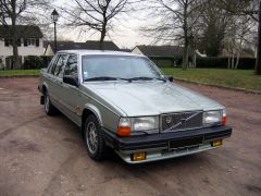 Louer une VOLVO 760 GLE V6 de de 1984 (Photo 3)