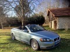 Louer une VOLVO C 70 de de 2000 (Photo 1)