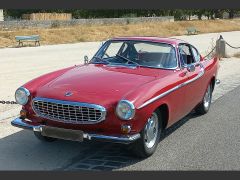 Louer une VOLVO P1800 S de de 1966 (Photo 1)