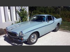 Louer une VOLVO P1800 de de 1966 (Photo 1)