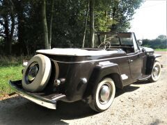 Louer une WYLLIS Overland Jeepster V2 de de 1948 (Photo 4)