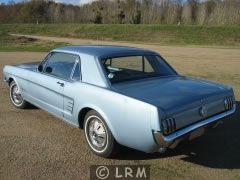 FORD Mustang (Photo 4)