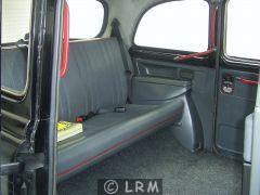 CARBODIES Taxi Anglais FX4 (Photo 5)