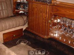 LINCOLN Town Car Limousine (Photo 3)