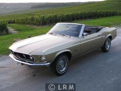 FORD Mustang (Photo 1)