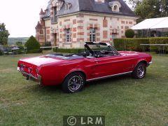 FORD Mustang (Photo 2)