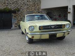 FORD Mustang (Photo 2)