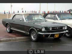 FORD Mustang (Photo 2)