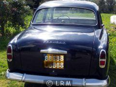 PEUGEOT 403 (Photo 2)