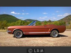 FORD Mustang (Photo 2)