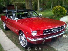 FORD Mustang (Photo 1)