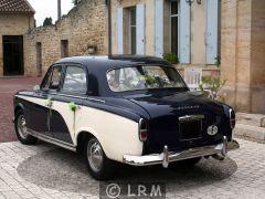 PEUGEOT 403 (Photo 2)