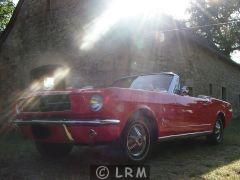 FORD Mustang (Photo 2)