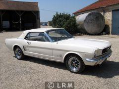 FORD Mustang (Photo 3)