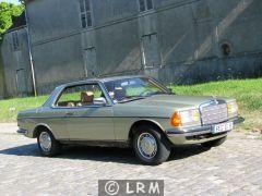 MERCEDES 230 CE (Photo 2)