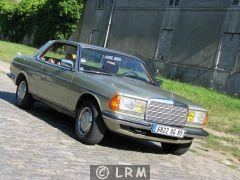 MERCEDES 230 CE (Photo 3)