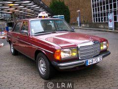 MERCEDES 230 E  Taxi (Photo 2)