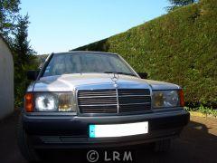 MERCEDES 190 E (Photo 2)