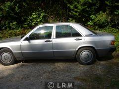 MERCEDES 190 E (Photo 4)