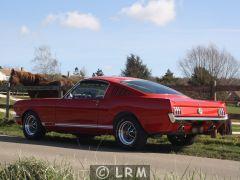 FORD Mustang Fastback (Photo 3)