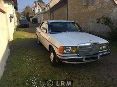 MERCEDES 230 E (Photo 2)