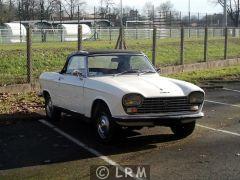 PEUGEOT 204 (Photo 1)