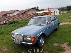 MERCEDES 200D (Photo 1)